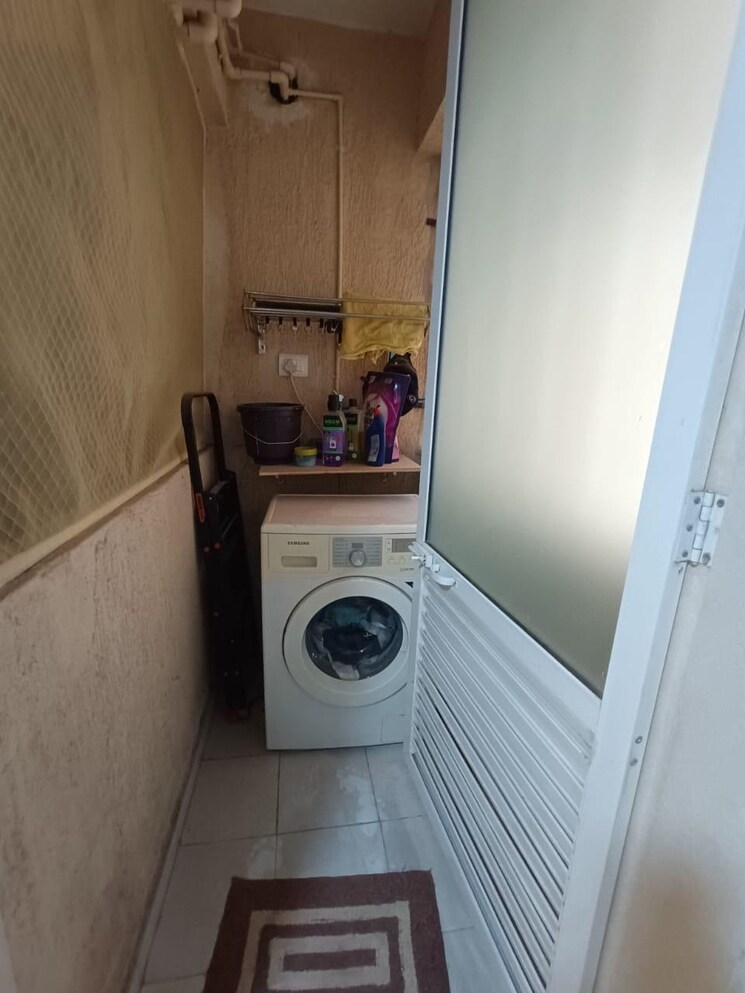 Bathroom, dosti-west-county 2 Bedroom 750 Sq.Ft. Apartment In Balkum Pada Thane 9126982