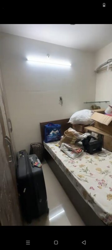 Team Area in 3 BHK Apartment at Ghodbunder – for Rent