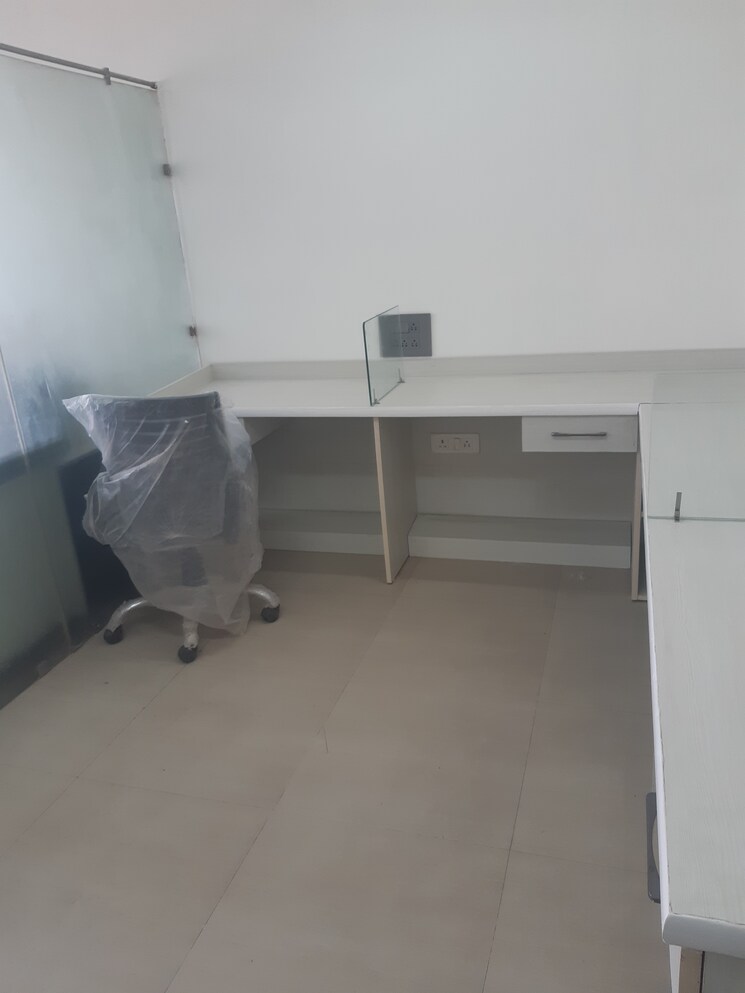 Team Area, ansal-fortune-arcade Commercial Office Space 381 Sq.Ft. In Sector 18 Noida 9127015