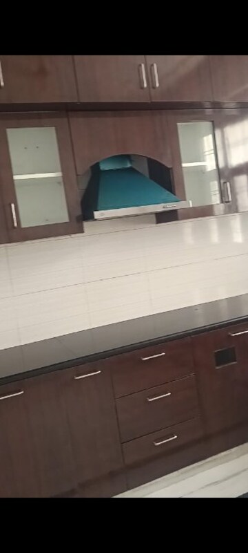 Kitchen in 2 BHK Builder Floor at Gomti Nagar – for Rent