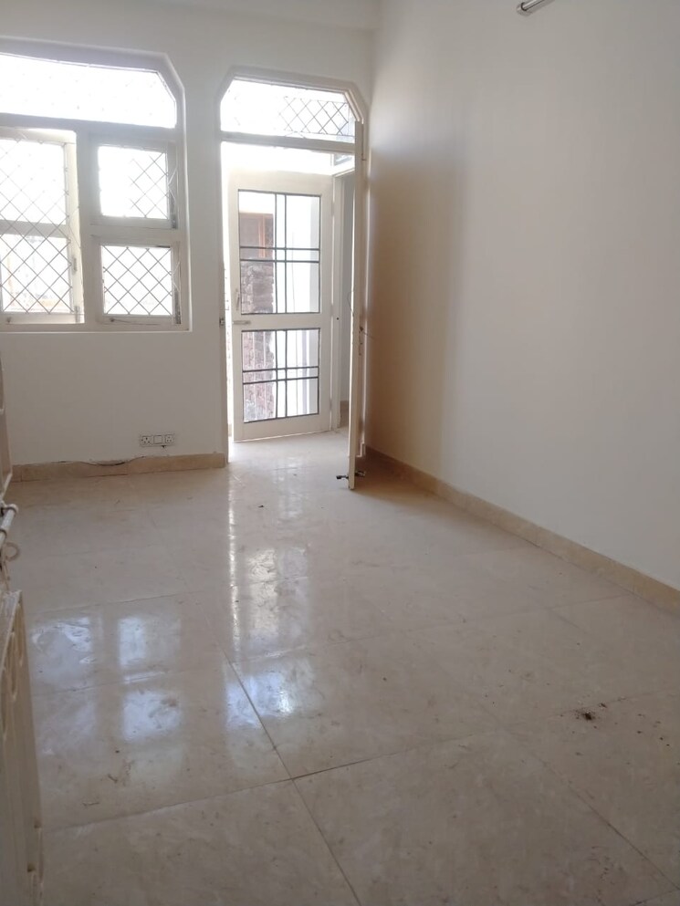 Room, vasant kunj 3 Bedroom 1500 Sq.Ft. Apartment In Vasant Kunj Delhi 9127117