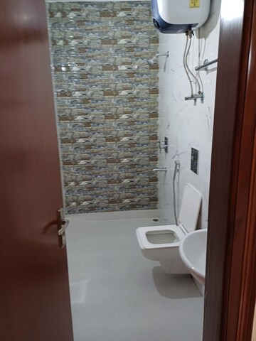 Attached Bathroom in 3 BHK Apartment at DDA Rosewood Apartments, Vasant Kunj – for Rent