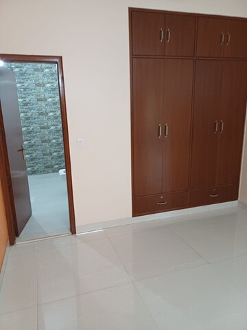 Room in 3 BHK Apartment at DDA Rosewood Apartments, Vasant Kunj – for Rent