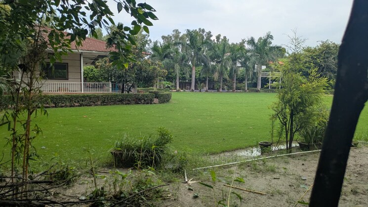 undefined, sector 135  1007 Sq.Yd. Plot In Sector 135 Noida 9127103