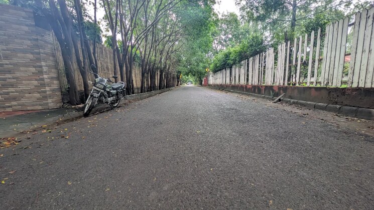 Nearby, sector 135  1007 Sq.Yd. Plot In Sector 135 Noida 9127103