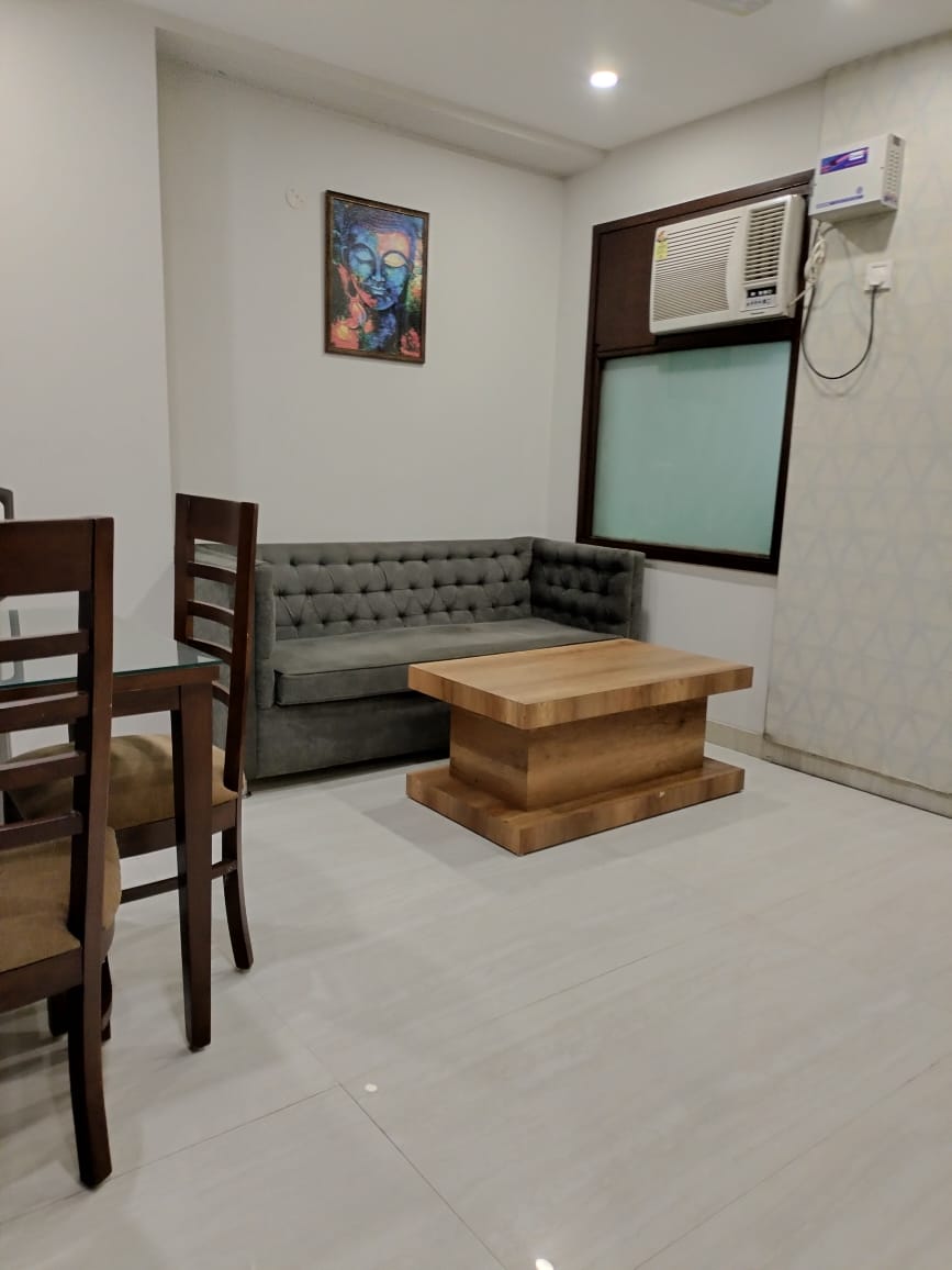 1 BHK 600 Sq.Ft. Builder Floor in Ansal Sushant Apartments