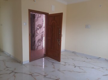 Room in 2 BHK Apartment at Chromepet – for Sale