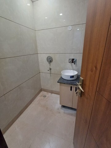 Bathroom in 2.5 BHK Builder Floor at Ramesh Nagar – for Rent