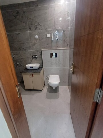 Bathroom in 2.5 BHK Builder Floor at Ramesh Nagar – for Rent