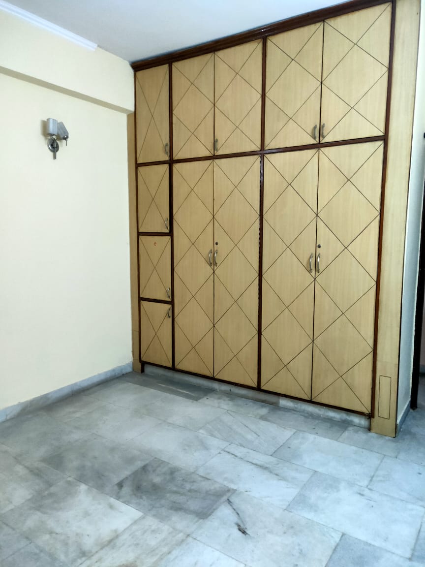 2 BHK Apartment For Sale in Windsor and Nova Society