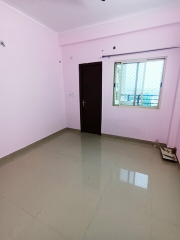 Furnished Amenities in 3 BHK Apartment at AWHO 8B, Vrindavan Yojna – for Rent
