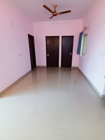 Furnished Amenities in 3 BHK Apartment at AWHO 8B, Vrindavan Yojna – for Rent