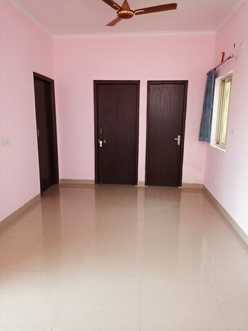 Furnished Amenities in 3 BHK Apartment at AWHO 8B, Vrindavan Yojna – for Rent