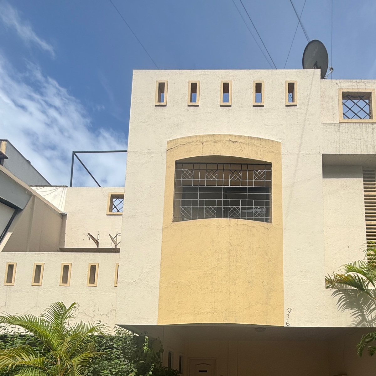 5 BHK + Study Room Villa For Sale in Shreyas Colonnade