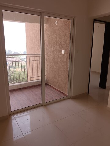 Room in 2 BHK Apartment at Paranjape Forest Trails The Highlands, Bhugaon – for Rent