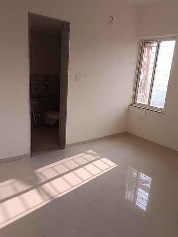 Room in 2 BHK Apartment at Paranjape Forest Trails The Highlands, Bhugaon – for Rent