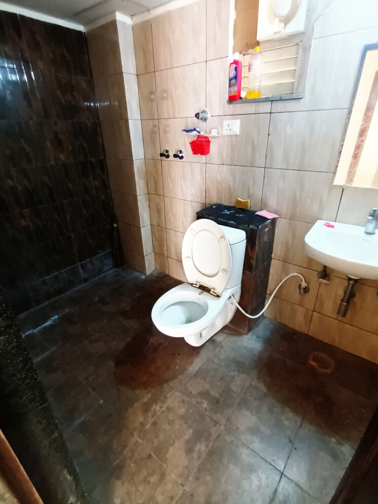 Bathroom, ratan-galaxy 2 Bedroom 1141 Sq.Ft. Apartment In Vrindavan Yojna Lucknow 9127184