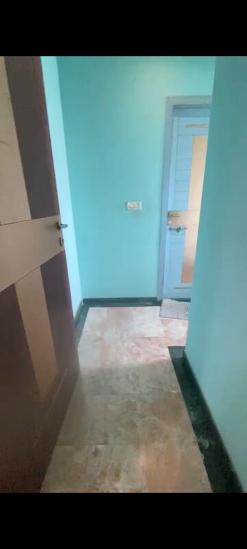 Staircase in 3 BHK Apartment at Hiranandani Meadows, Manpada – for Rent