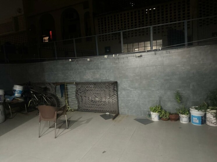  Parking, sector 46 6+ Bedroom 200 Sq.Yd. Independent House In Sector 46 Chandigarh 9127216