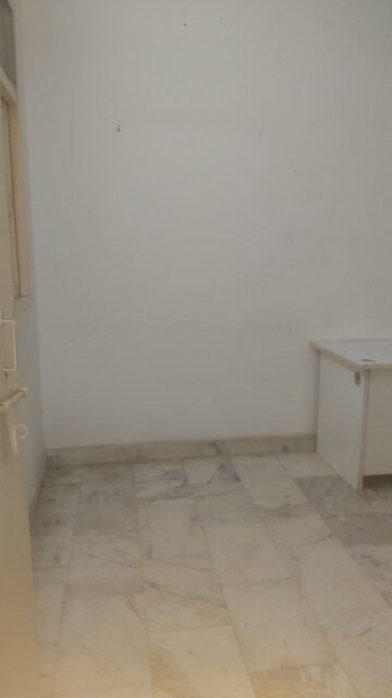 Room in 1.5 BHK Builder Floor at Mayur Vihar – for Rent