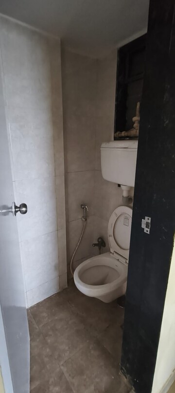 Master Bedroom in 1 BHK Apartment at Arihant View, Santacruz East – for Rent