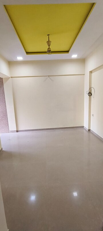 Room in 1 BHK Apartment at Arihant View, Santacruz East – for Rent
