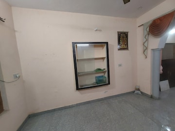 Room in 3 BHK Independent House at Sarojini Nagar – for Rent