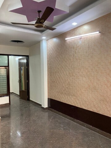 Room in 2 BHK Builder Floor at Uttam Nagar – for Rent