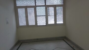 Room in 2.5 BHK Builder Floor at Mayur Vihar – for Rent