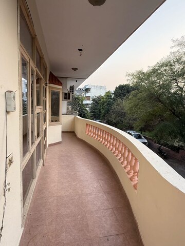 Balcony in 3 BHK Builder Floor at SS Mayfield Gardens, Sector 51 – for Rent