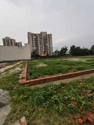  Plot For Sale in Jankipuram Extension