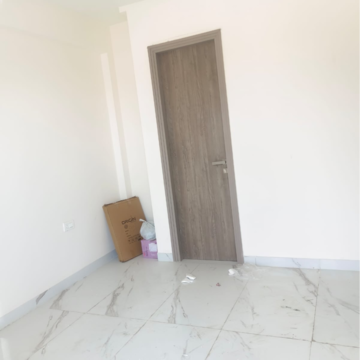 Room in 2.5 BHK Builder Floor at Smart World Gems, Sector 89 – for Rent
