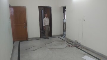 Room in 2.5 BHK Builder Floor at Mayur Vihar – for Rent