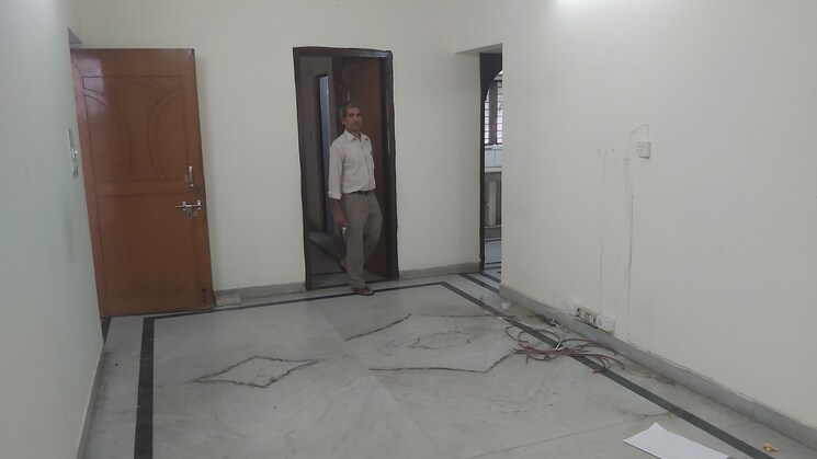 Room, mayur vihar 2.5 Bedroom 1250 Sq.Ft. Builder Floor In Mayur Vihar Delhi 9127366