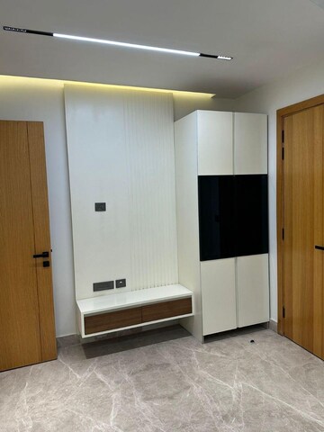 Room in 3 BHK Builder Floor at Sector 43 – for Rent