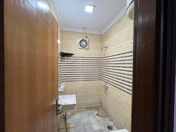 Bathroom in 3 BHK Apartment at DDA Taimoor Enclave, New Friends Colony – for Sale