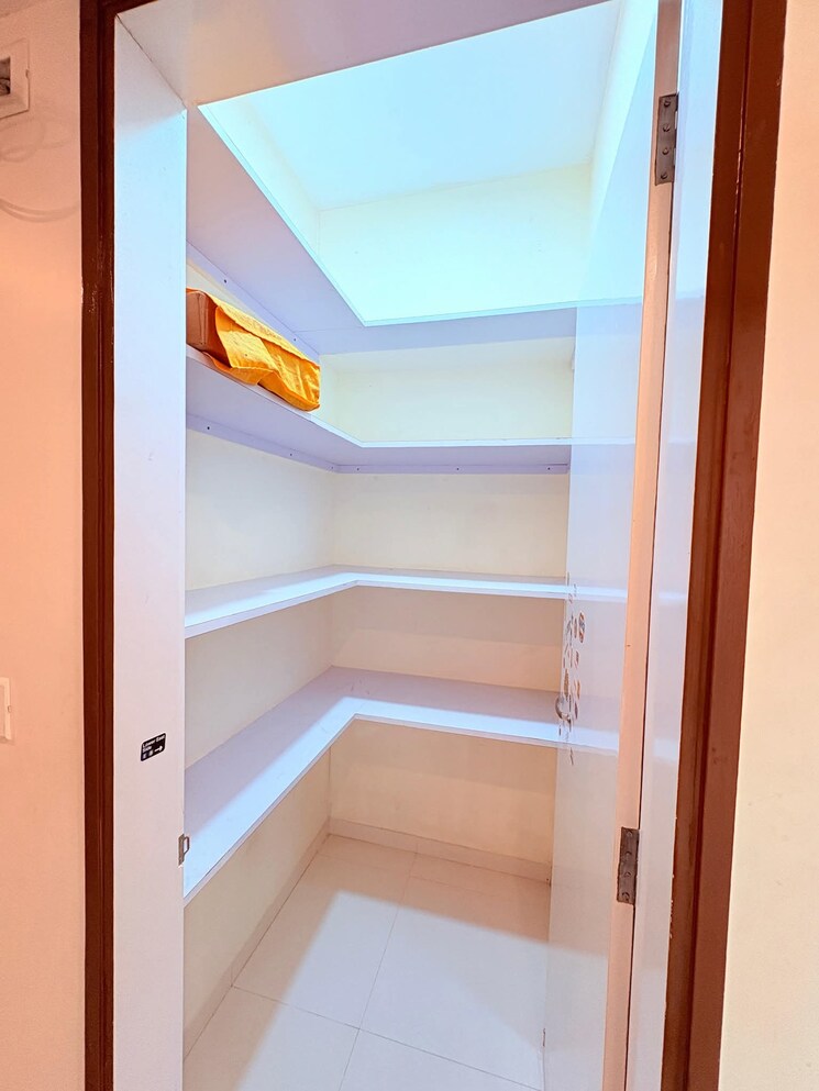 undefined, thane west 2 Bedroom 1000 Sq.Ft. Apartment In Thane West Thane 9127385