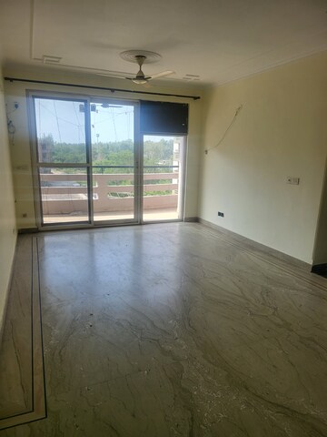 Room in 3 BHK Apartment at SVP Gulmohur Greens, Mohan Nagar – for Rent