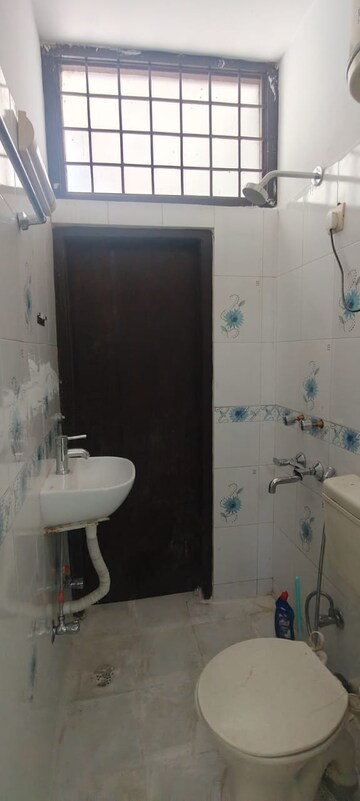 Bathroom in 4 BHK Apartment at Vasant Kunj – for Sale