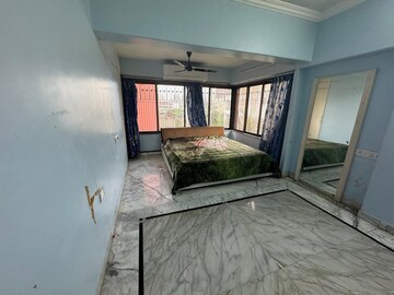 Bedroom in 4 BHK Apartment at Gabbana Apartment, Khar West – for Rent