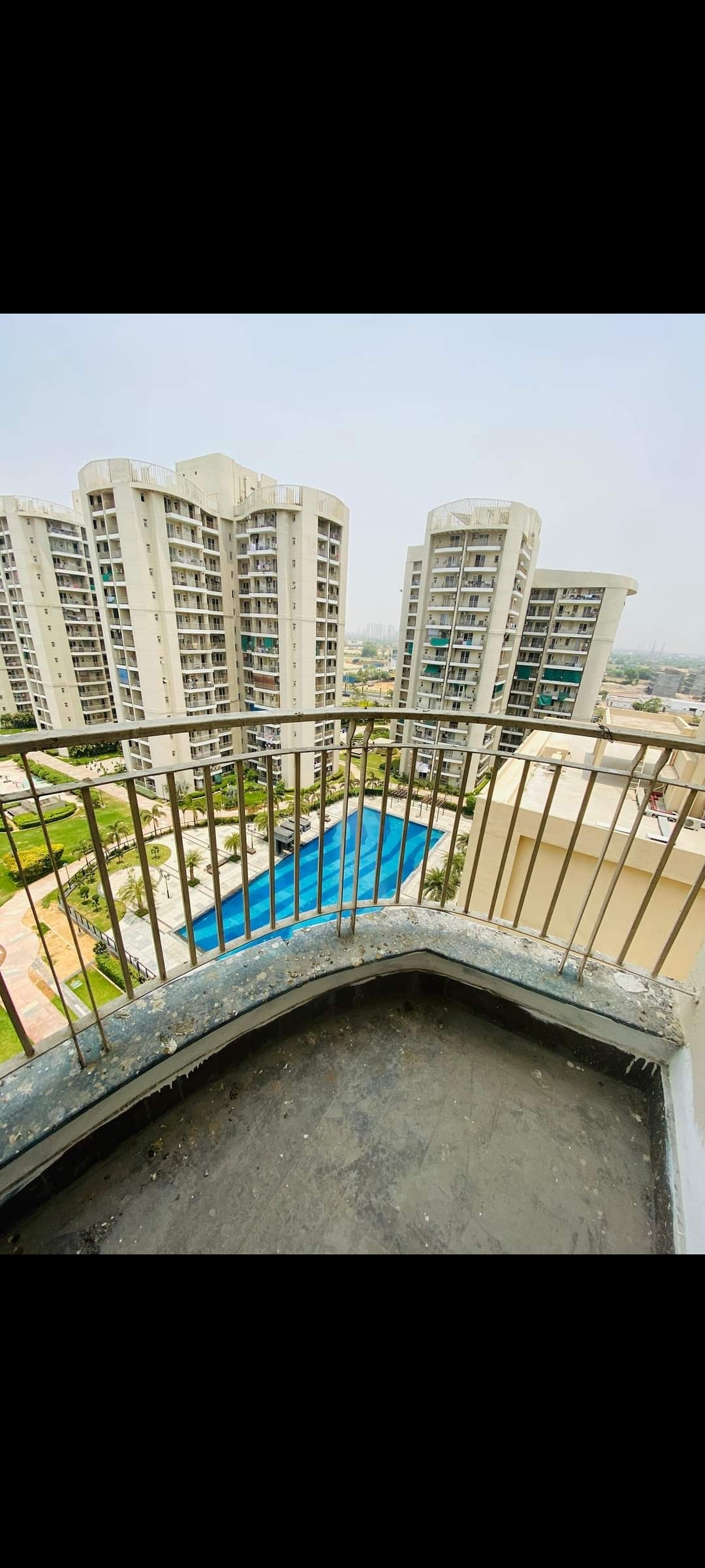 2 BHK Apartment For Sale in BPTP Discovery Park
