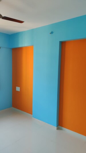 Room in 1 BHK Apartment at Vijay Vatika, Kavesar – for Sale