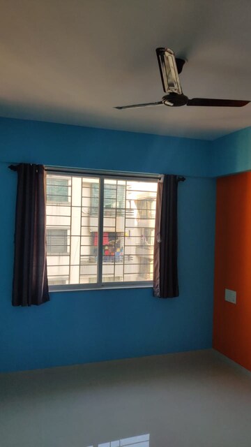 Room in 1 BHK Apartment at Vijay Vatika, Kavesar – for Sale