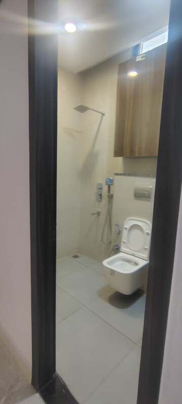 Bathroom in 3 BHK Builder Floor at BPTP Amstoria, Sector 102 – for Rent