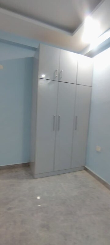 Building Lobby in 3 BHK Builder Floor at BPTP Amstoria, Sector 102 – for Rent