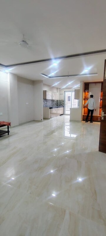 Living Room in 3 BHK Builder Floor at BPTP Amstoria, Sector 102 – for Rent