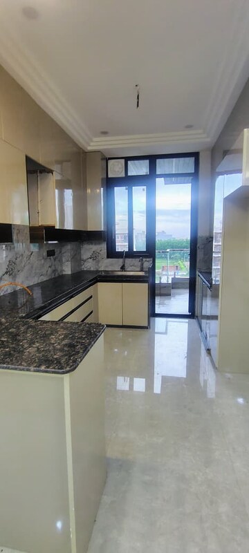 Kitchen in 3 BHK Builder Floor at BPTP Amstoria, Sector 102 – for Rent