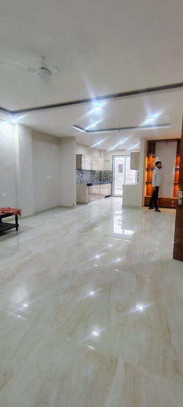 Living Room in 3 BHK Builder Floor at BPTP Amstoria, Sector 102 – for Rent