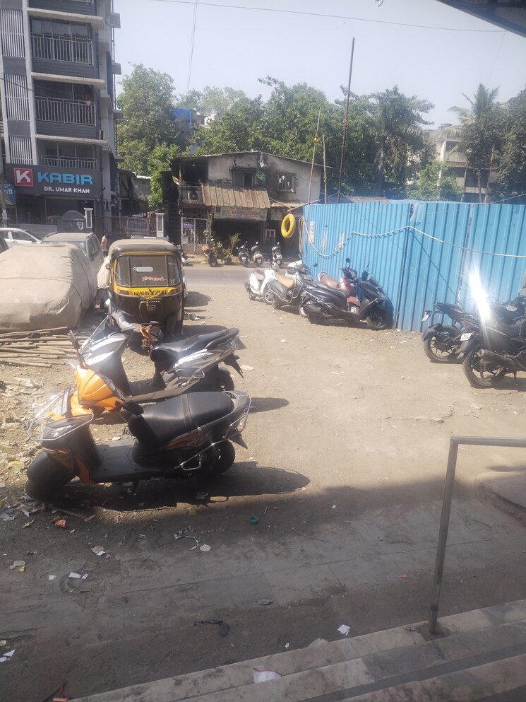  Parking, chembur Commercial Warehouse 900 Sq.Yd. In Chembur Mumbai 9127502