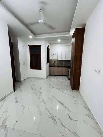 Room in 1 BHK Builder Floor at Saket – for Rent